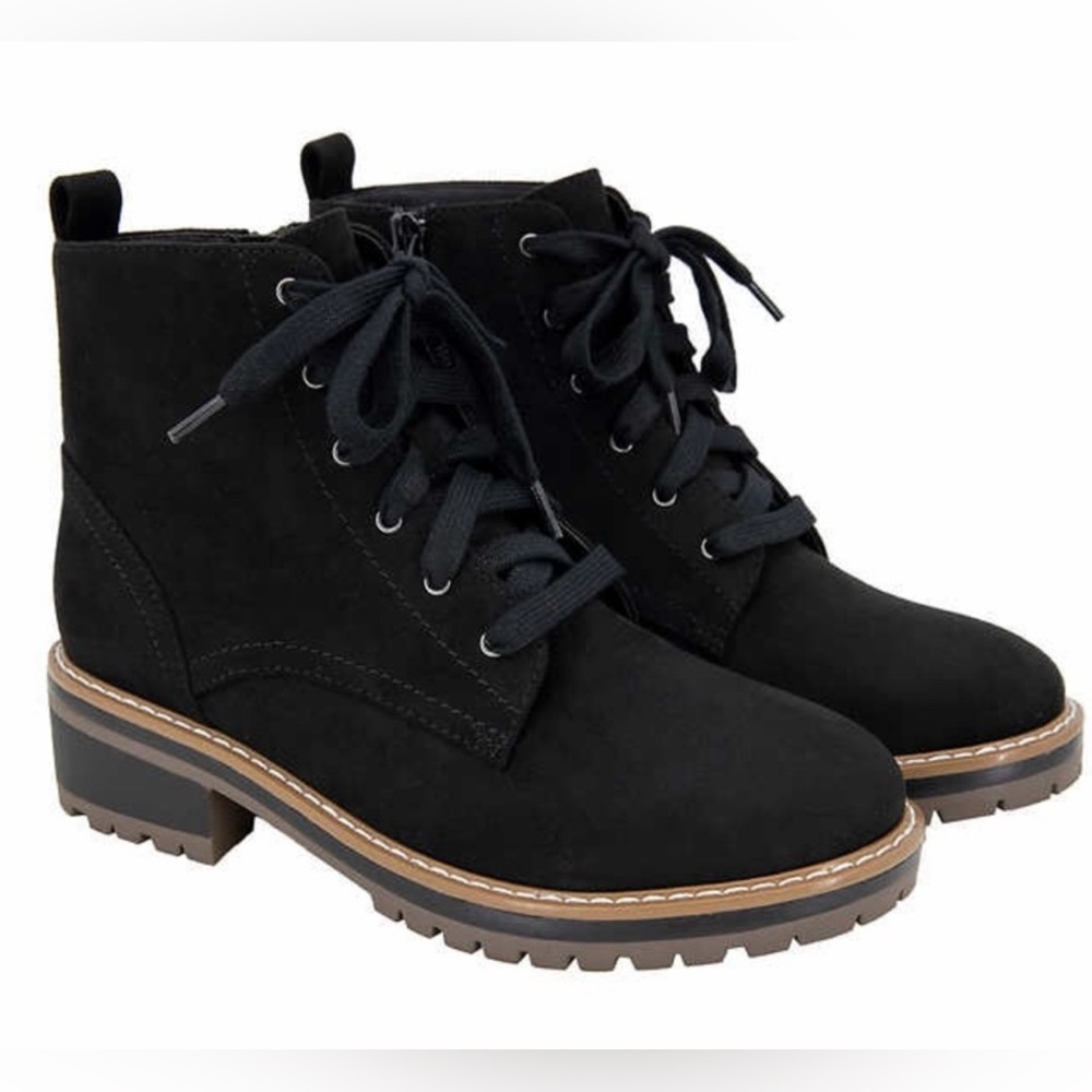 Kensie Suede Lace Up Zipper side Boot Hiking boot style. Size 8.5 NEW. Comfy